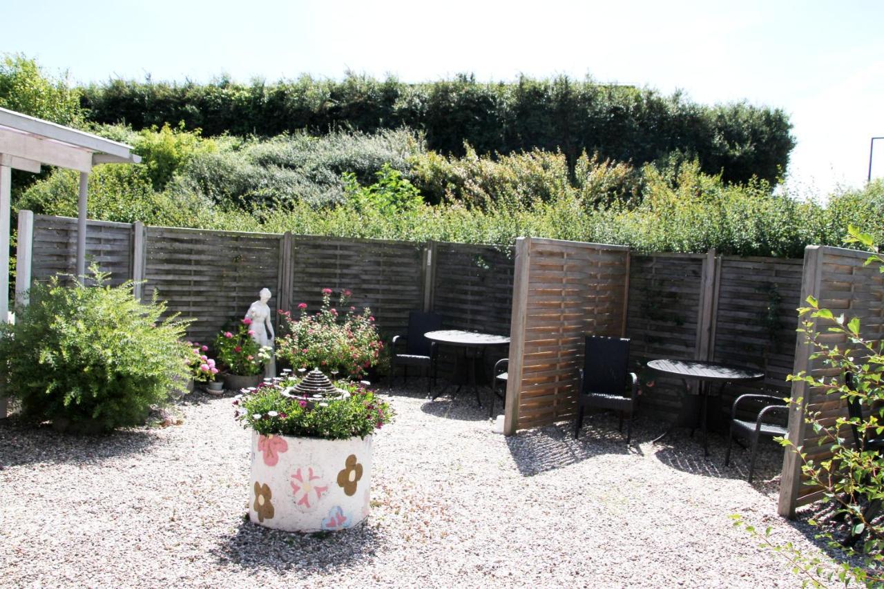 Hine Bakke Bed And Breakfast Rudkøbing エクステリア 写真